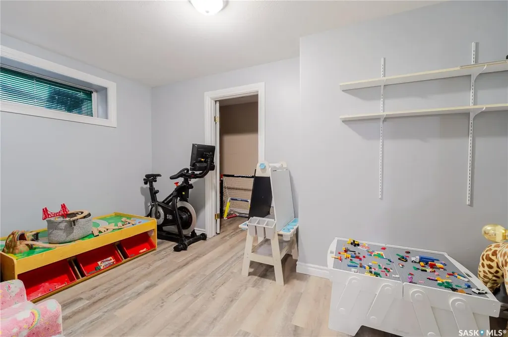 1054 Monk Avenue Moose Jaw SK S6H 4E4