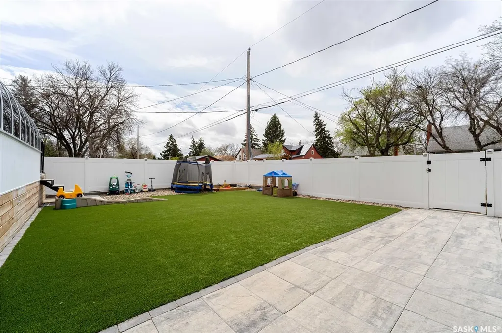1054 Monk Avenue Moose Jaw SK S6H 4E4