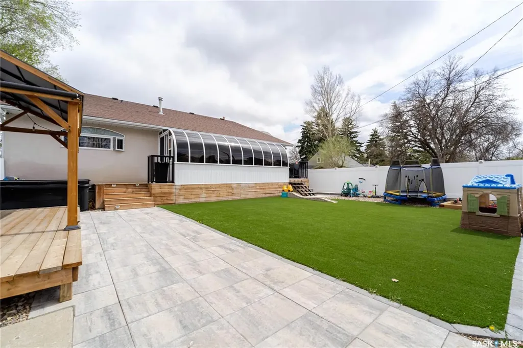 1054 Monk Avenue Moose Jaw SK S6H 4E4
