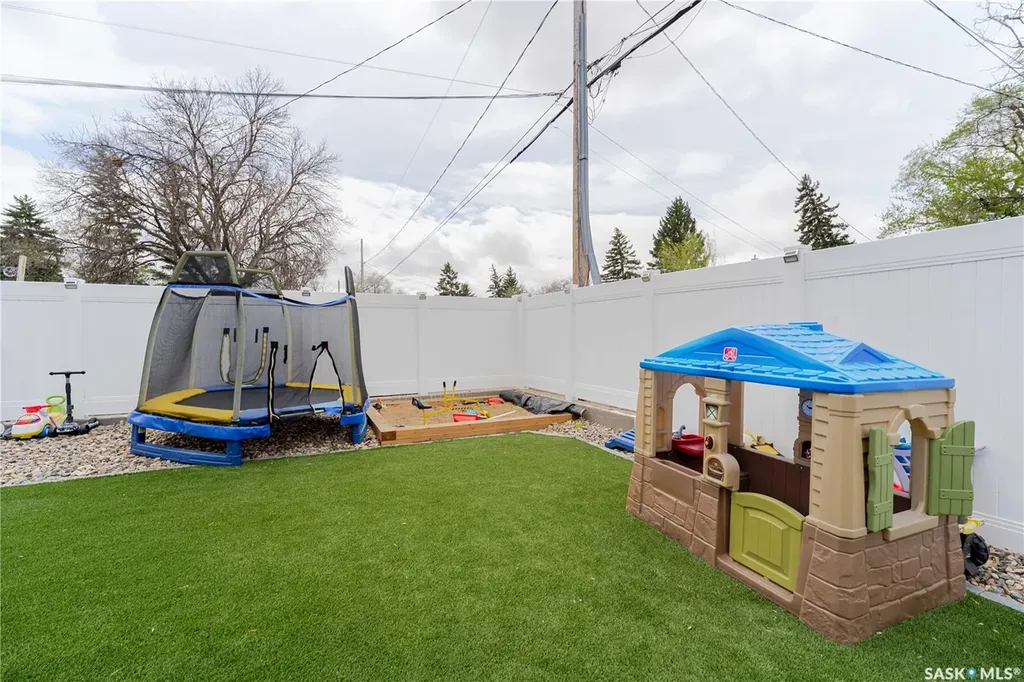1054 Monk Avenue Moose Jaw SK S6H 4E4