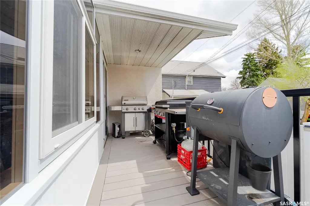 1054 Monk Avenue Moose Jaw SK S6H 4E4