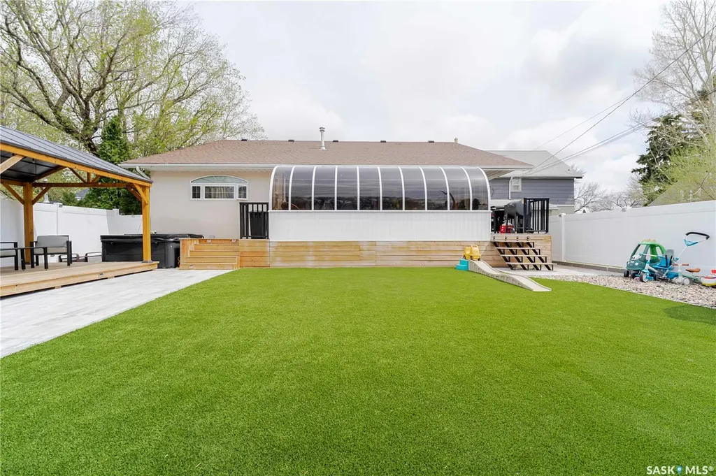 1054 Monk Avenue Moose Jaw SK S6H 4E4