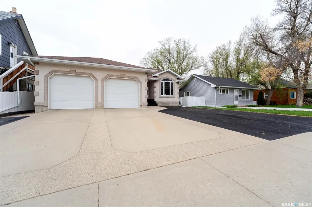 1054 Monk Avenue Moose Jaw SK S6H 4E4