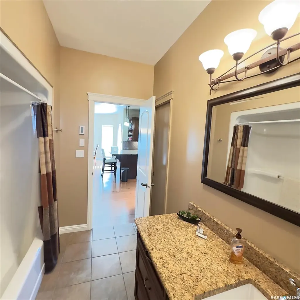 82 Estates Drive Elk Ridge SK S0J 0N0