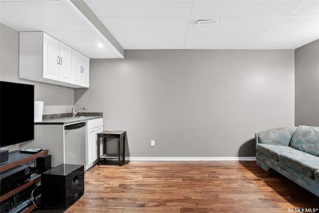 105 Lynd Crescent Saskatoon SK S7T 0C3