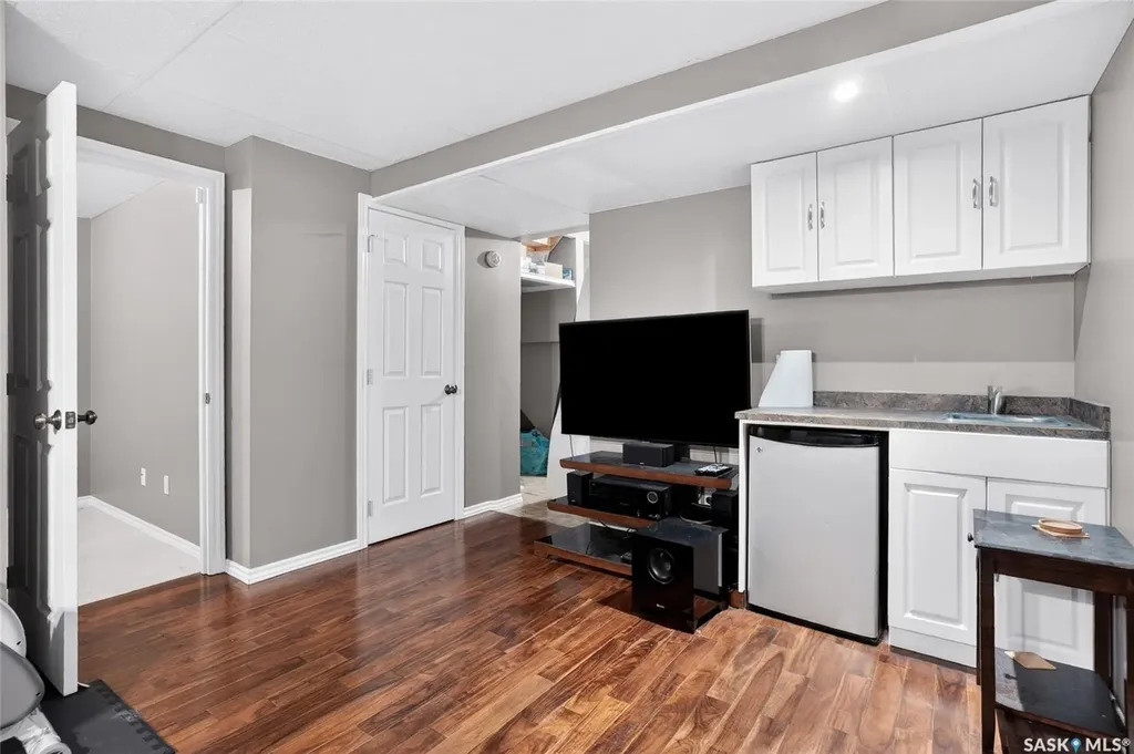 105 Lynd Crescent Saskatoon SK S7T 0C3