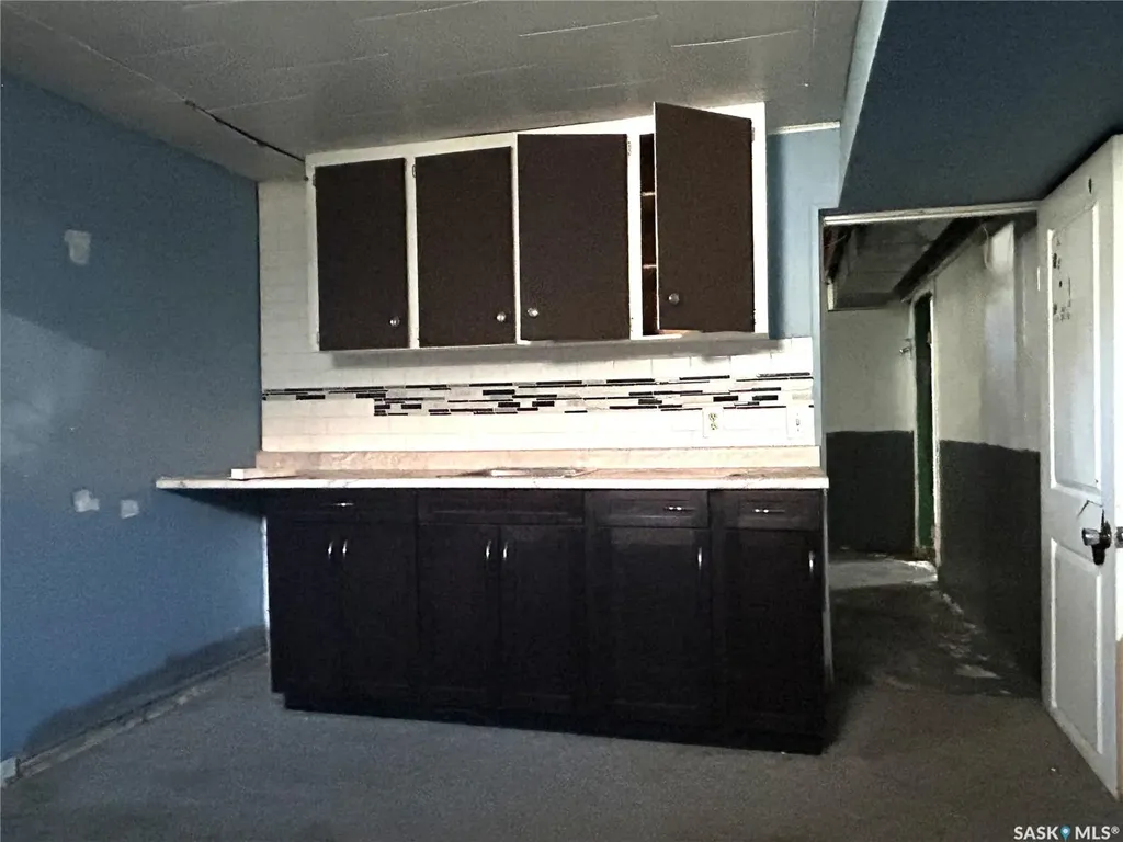 825 Valley Street Estevan SK S4A 0C8