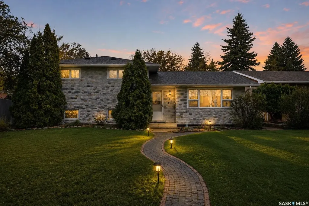2305 Taylor Street E Saskatoon SK S7H 1W8