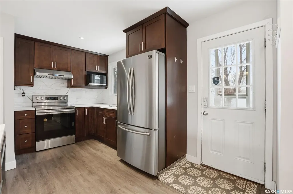 2305 Taylor Street E Saskatoon SK S7H 1W8