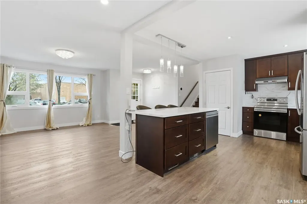 2305 Taylor Street E Saskatoon SK S7H 1W8
