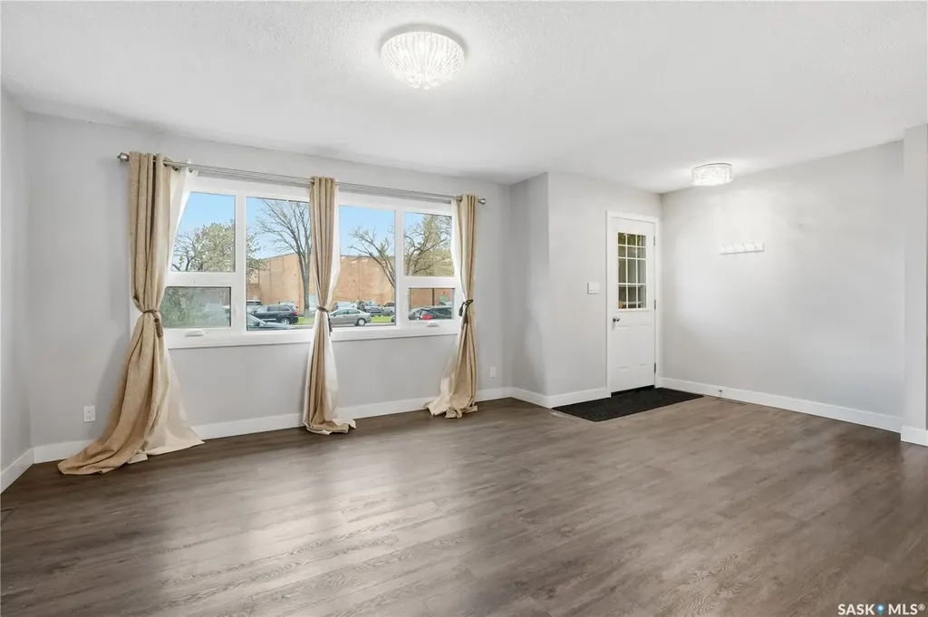 2305 Taylor Street E Saskatoon SK S7H 1W8