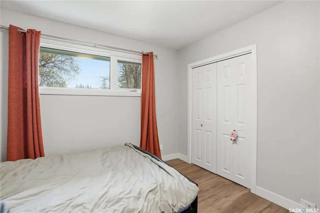 2305 Taylor Street E Saskatoon SK S7H 1W8
