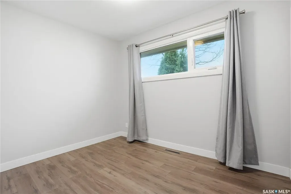 2305 Taylor Street E Saskatoon SK S7H 1W8