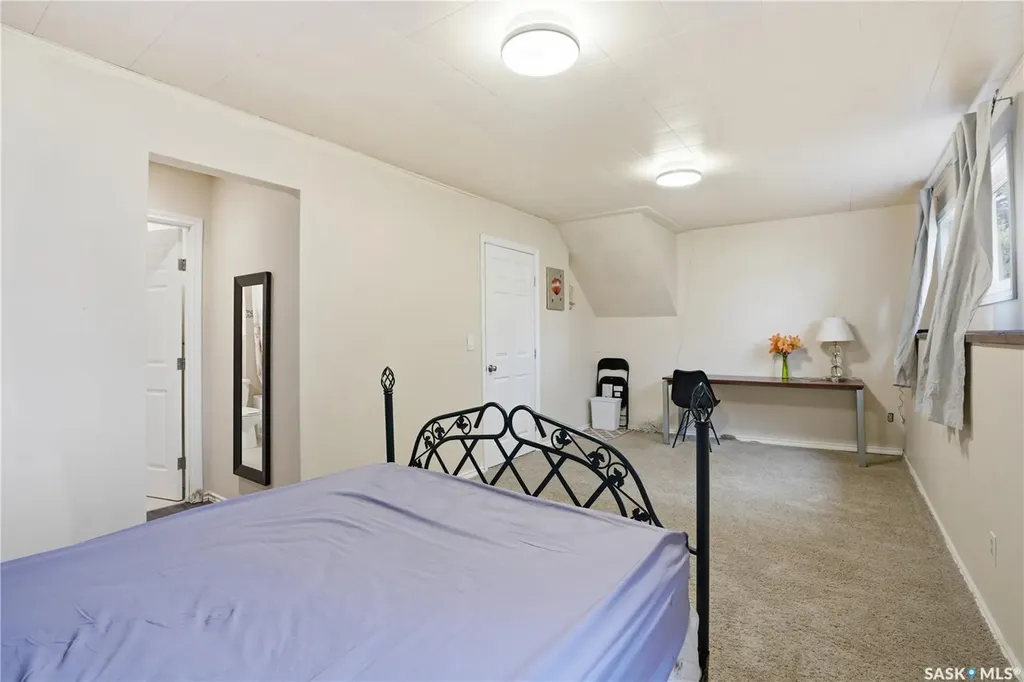 2305 Taylor Street E Saskatoon SK S7H 1W8