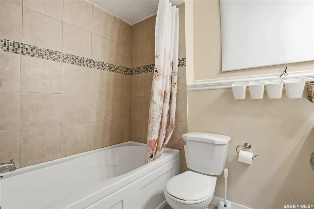 2305 Taylor Street E Saskatoon SK S7H 1W8