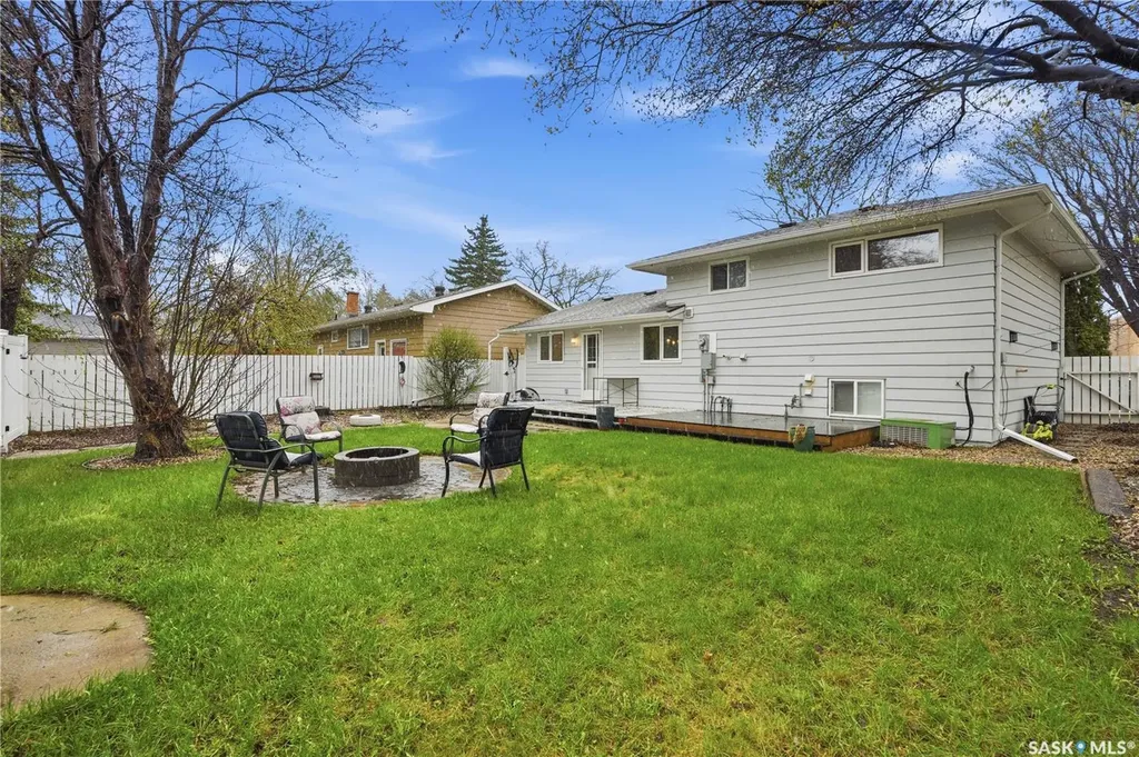 2305 Taylor Street E Saskatoon SK S7H 1W8