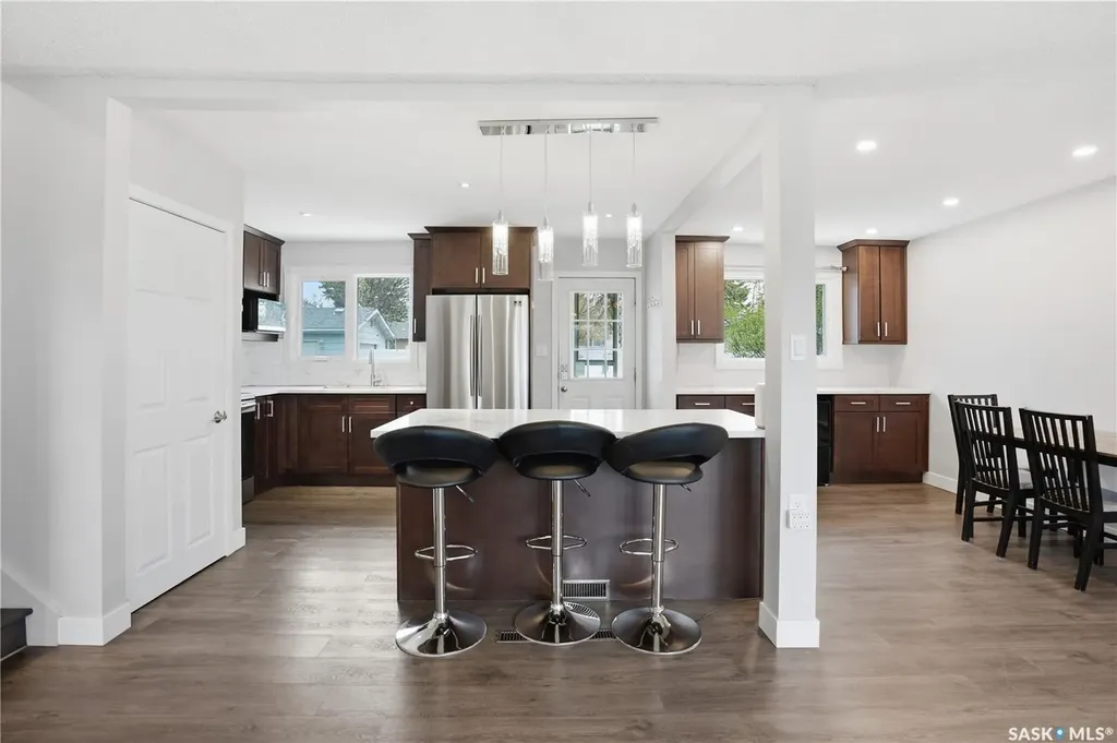 2305 Taylor Street E Saskatoon SK S7H 1W8