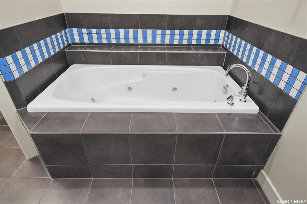 735 Wright Crescent Saskatoon SK S7N 4T8