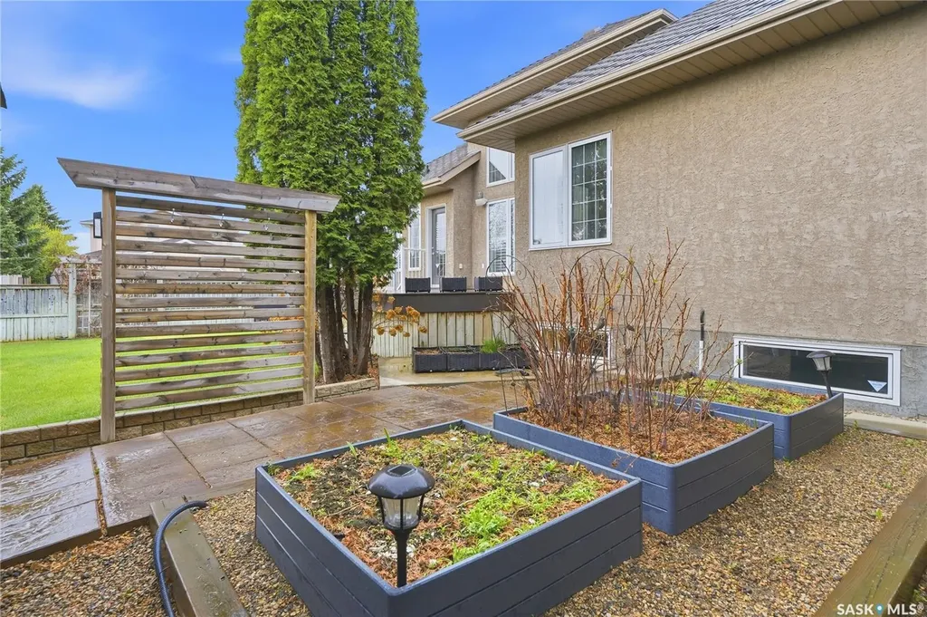 735 Wright Crescent Saskatoon SK S7N 4T8