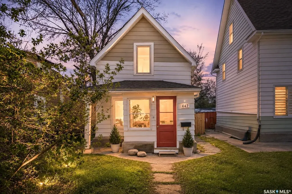 447 Athabasca Street W Moose Jaw SK S6H 2C4