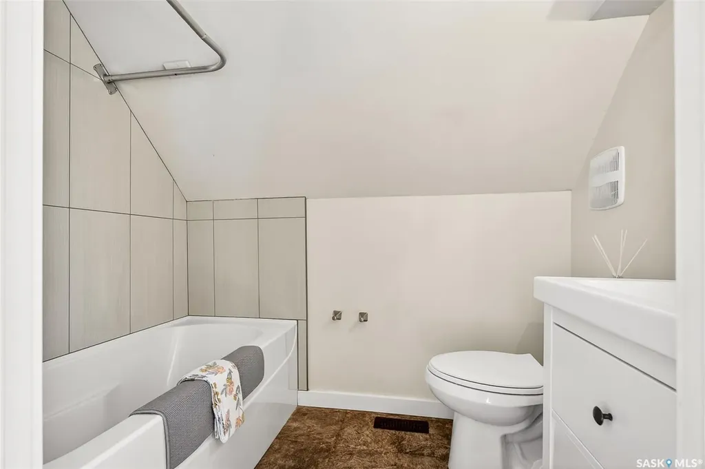 447 Athabasca Street W Moose Jaw SK S6H 2C4