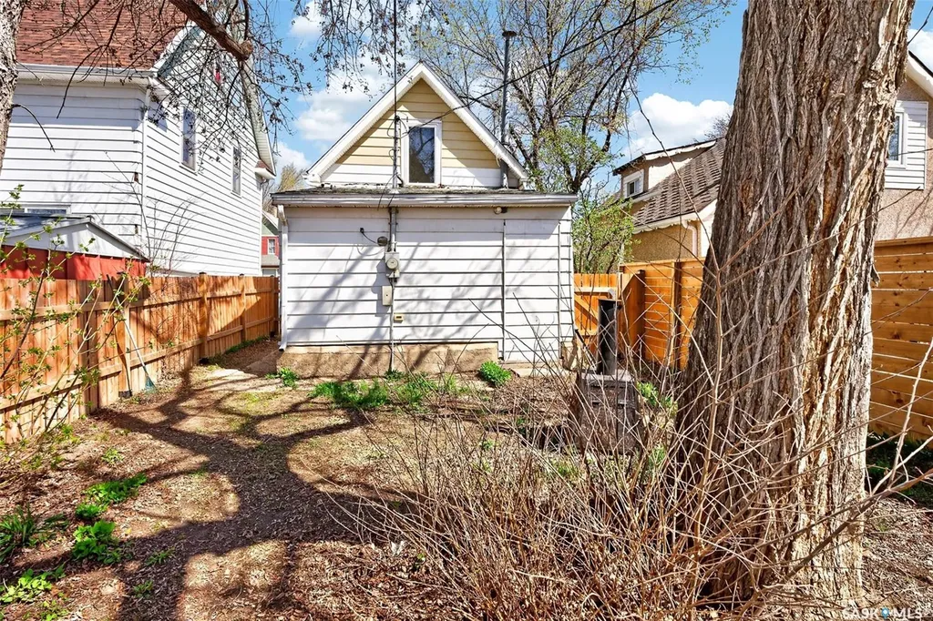 447 Athabasca Street W Moose Jaw SK S6H 2C4
