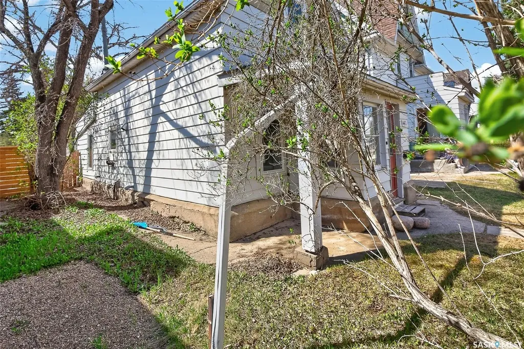 447 Athabasca Street W Moose Jaw SK S6H 2C4