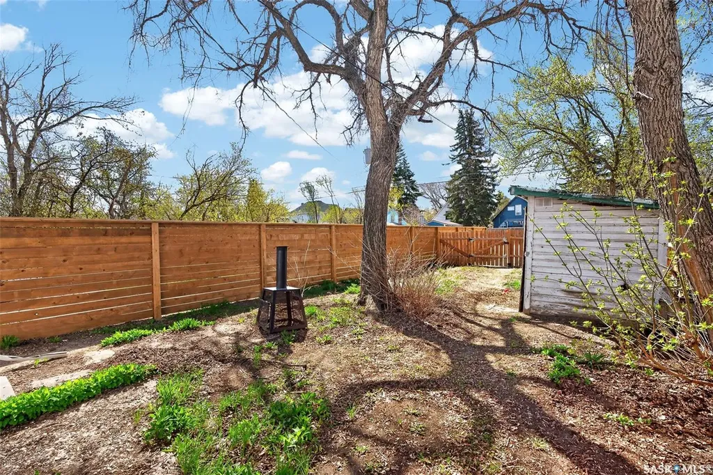 447 Athabasca Street W Moose Jaw SK S6H 2C4