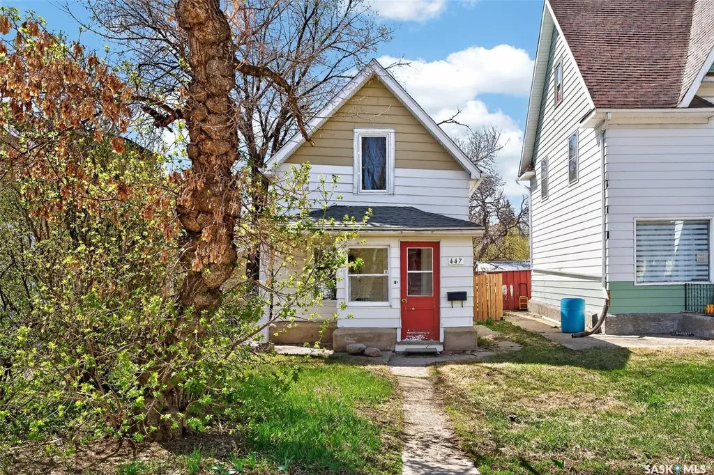 447 Athabasca Street W Moose Jaw SK S6H 2C4