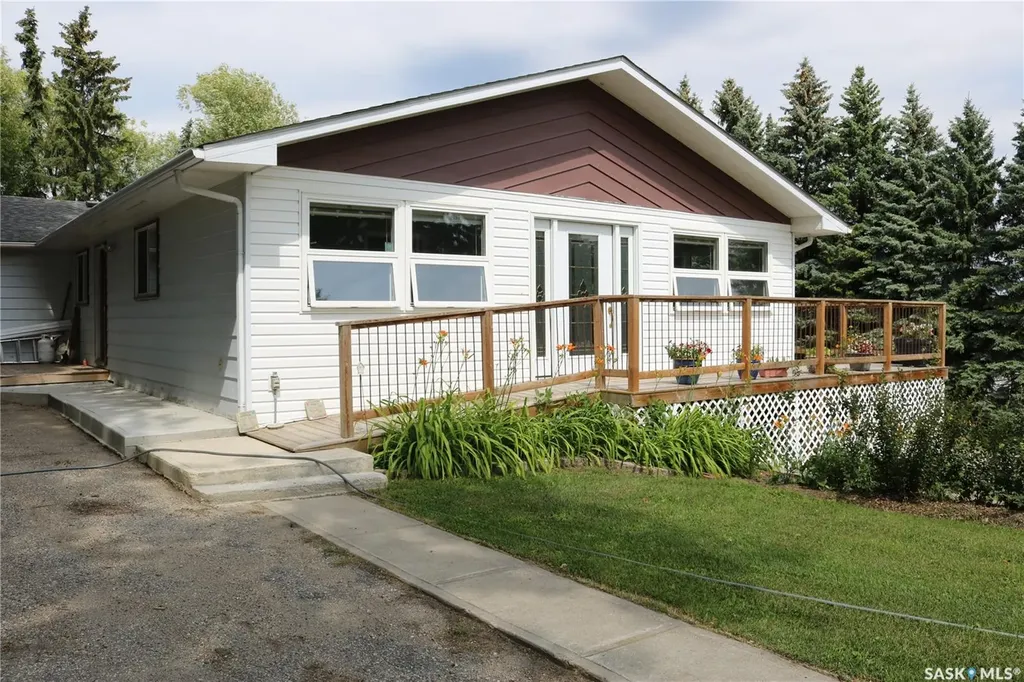 211 Pipestone Avenue Wawota SK S0G 5A0