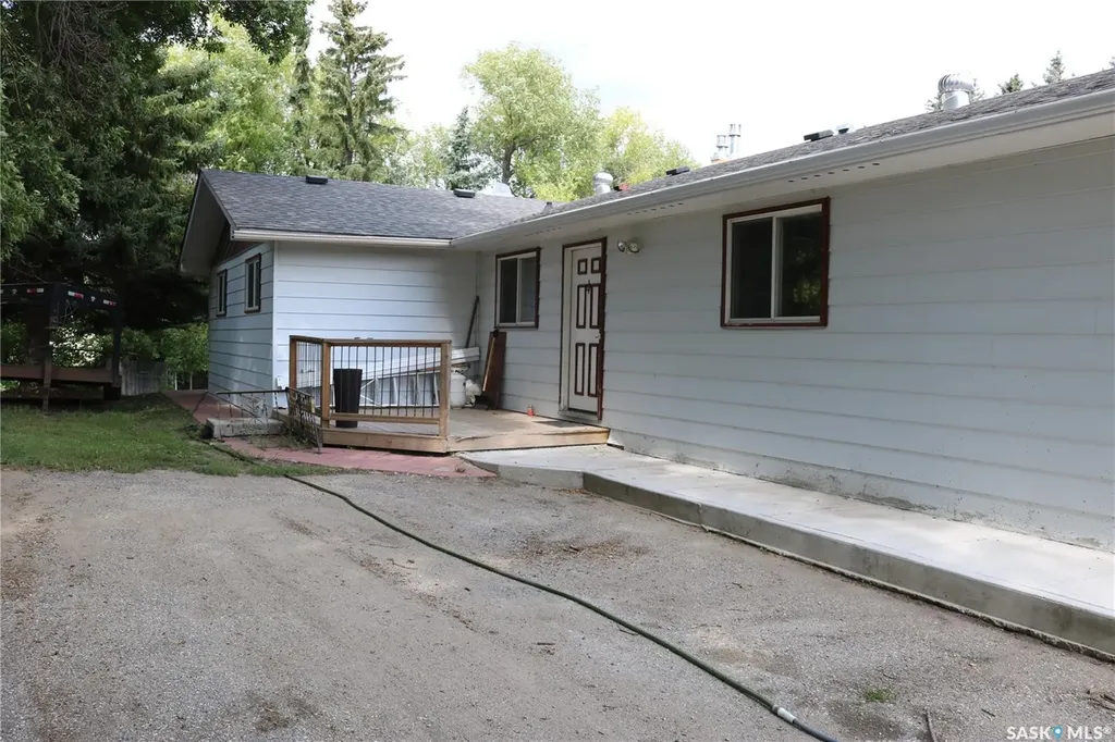 211 Pipestone Avenue Wawota SK S0G 5A0