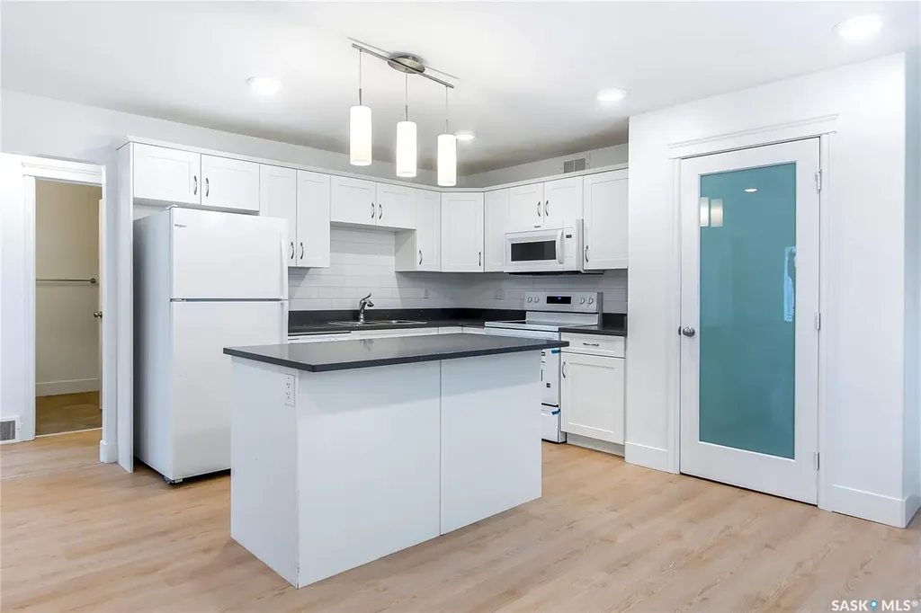 110 Akhtar Bend Saskatoon SK S7W 0Y9