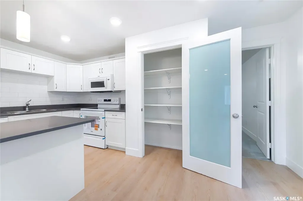 110 Akhtar Bend Saskatoon SK S7W 0Y9