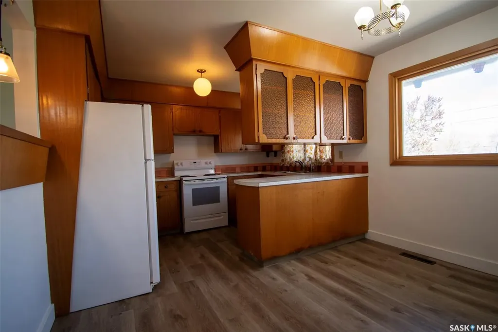 14 Woodward Avenue Regina SK S4R 3H1