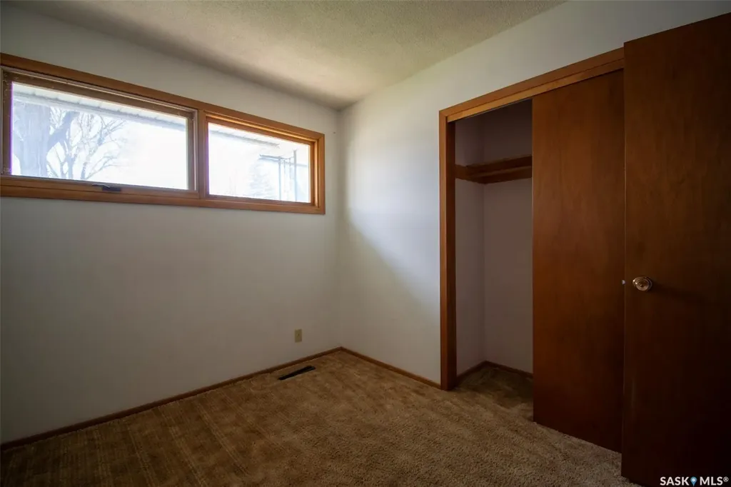 14 Woodward Avenue Regina SK S4R 3H1