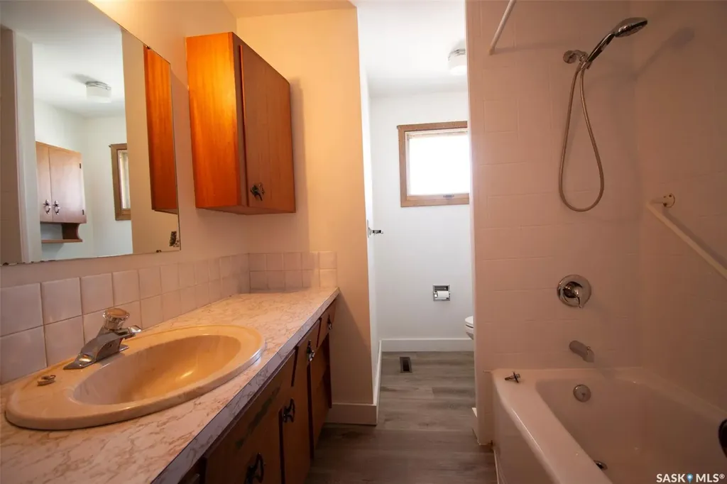 14 Woodward Avenue Regina SK S4R 3H1