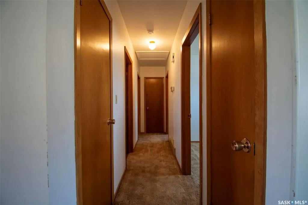 14 Woodward Avenue Regina SK S4R 3H1