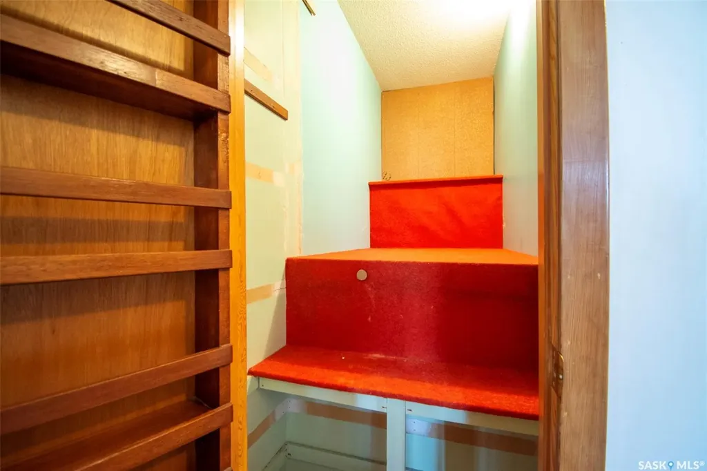 14 Woodward Avenue Regina SK S4R 3H1