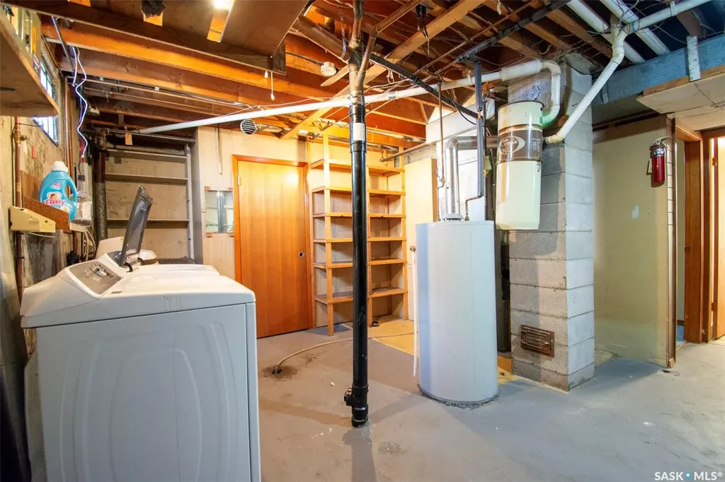 14 Woodward Avenue Regina SK S4R 3H1