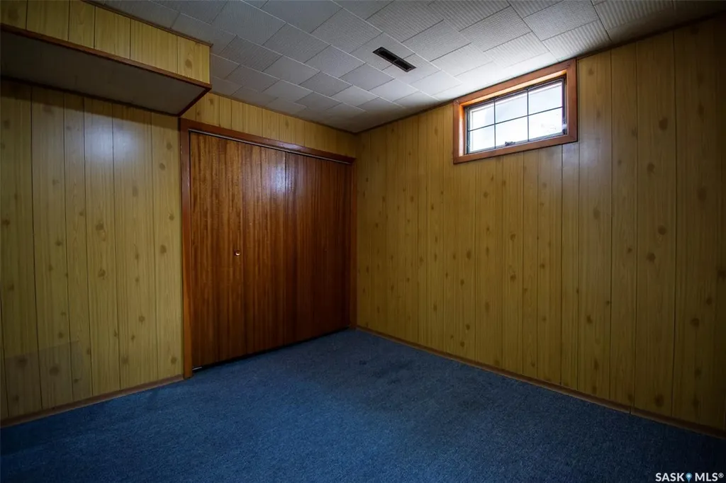 14 Woodward Avenue Regina SK S4R 3H1