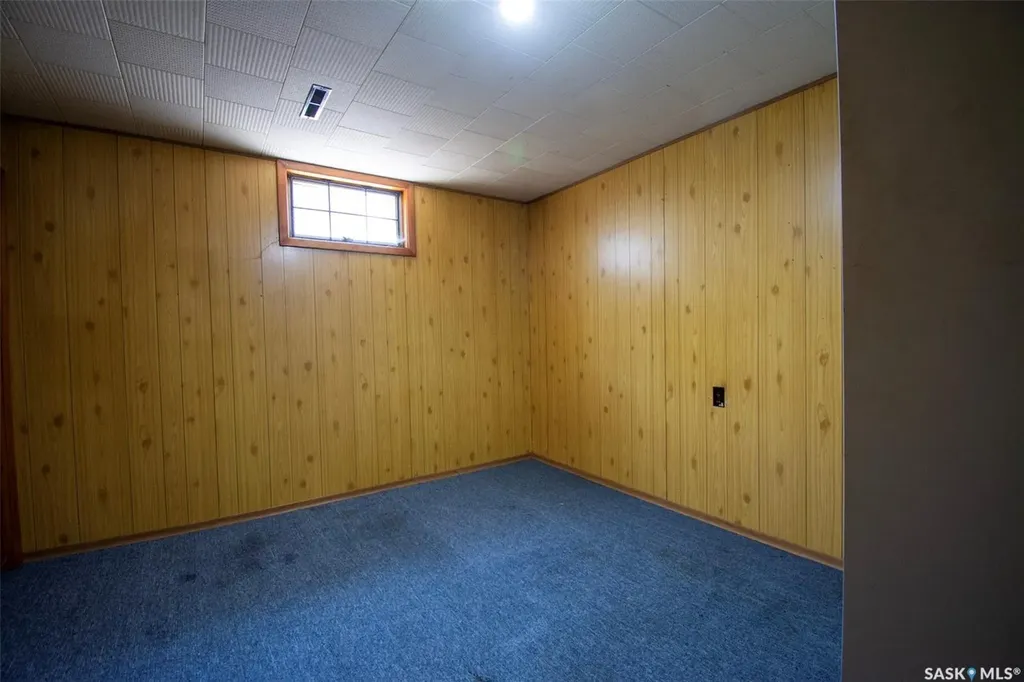 14 Woodward Avenue Regina SK S4R 3H1