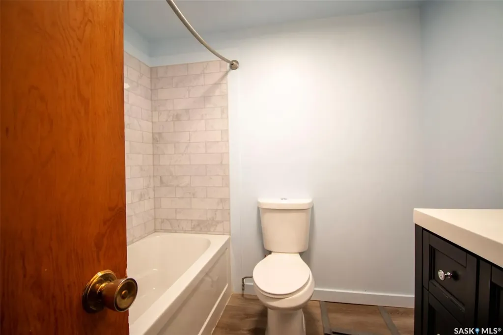 14 Woodward Avenue Regina SK S4R 3H1