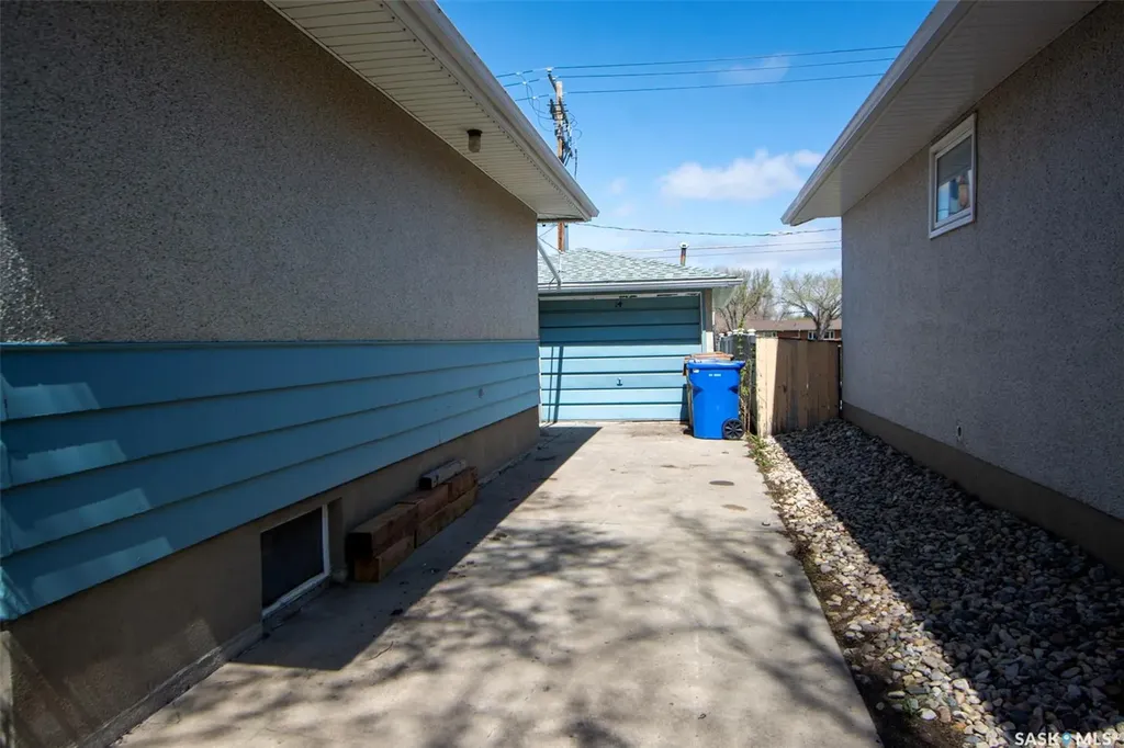 14 Woodward Avenue Regina SK S4R 3H1