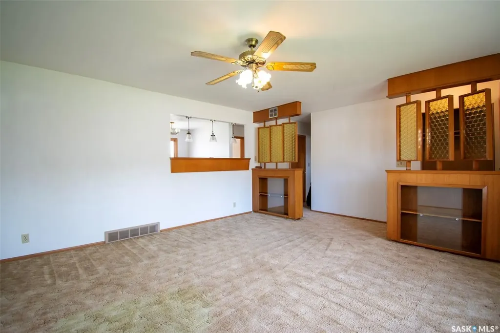 14 Woodward Avenue Regina SK S4R 3H1