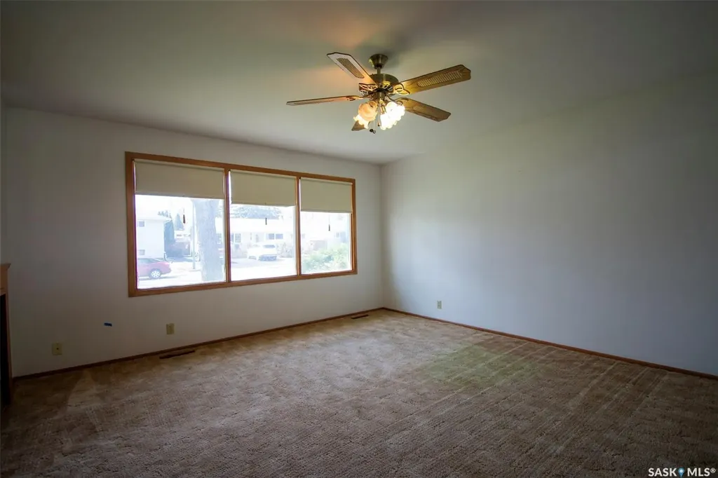 14 Woodward Avenue Regina SK S4R 3H1