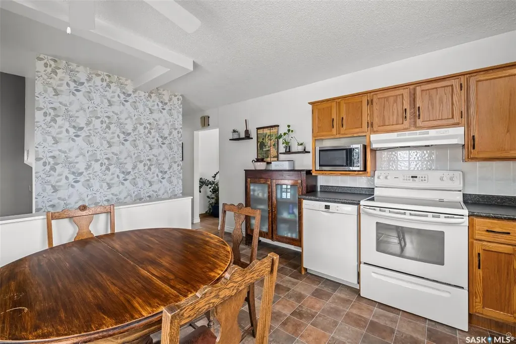 654 23rd Street W Prince Albert SK S6V 4H3