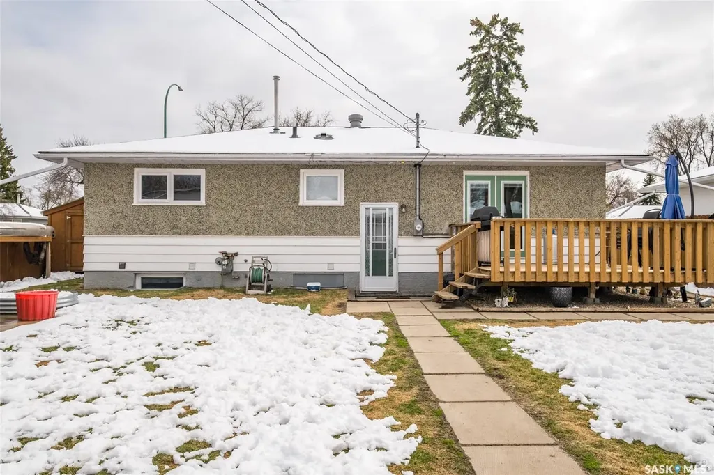 654 23rd Street W Prince Albert SK S6V 4H3