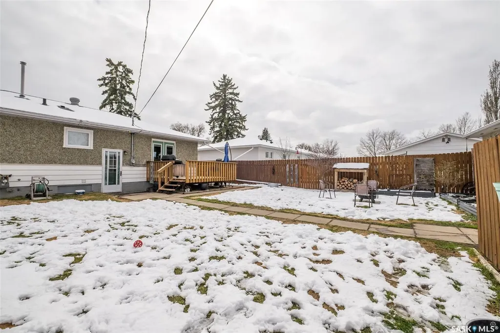 654 23rd Street W Prince Albert SK S6V 4H3