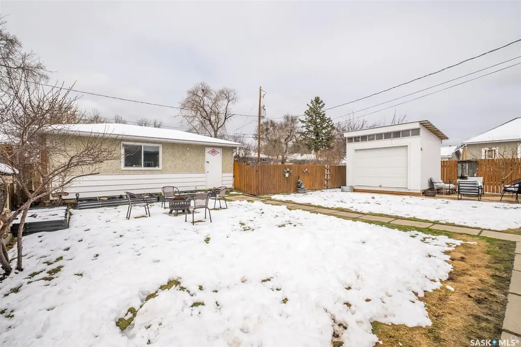 654 23rd Street W Prince Albert SK S6V 4H3