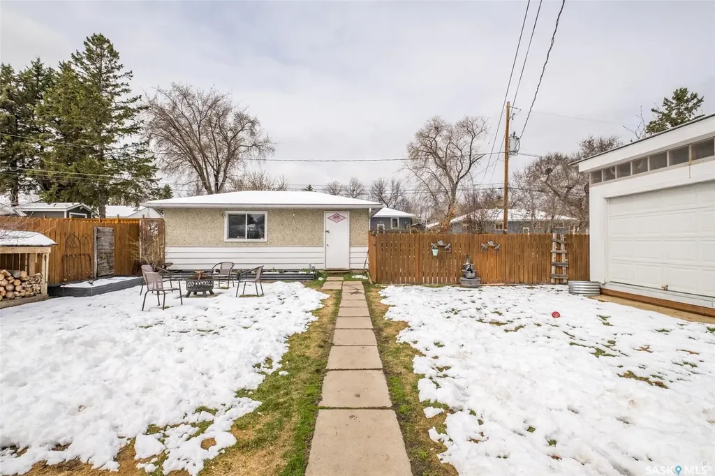 654 23rd Street W Prince Albert SK S6V 4H3